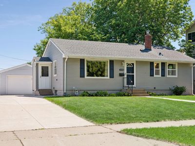 2048 Villard Ave