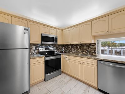 483 N Pine Island Road #C304