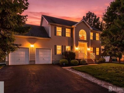 101 Churchill Ave