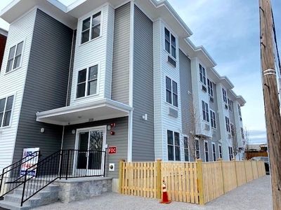 208-208-208A Neponset Valley Pkwy