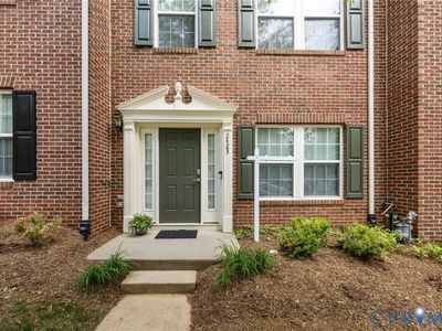 2423 Abington Dr