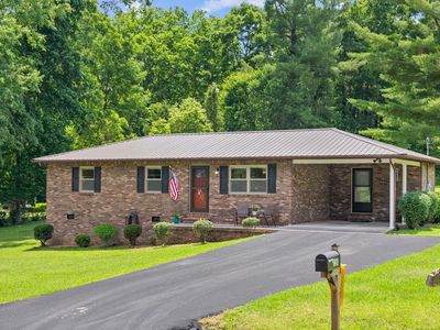 156 Pace Ave
