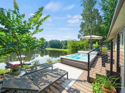 1085 Lake Charles Dr