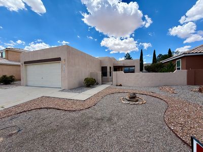 10305 Arroyo Crest Dr NW