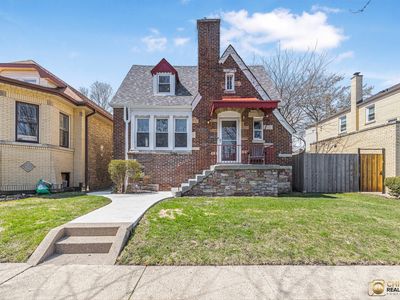 6638 N Fairfield Ave