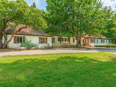 1 Greenwood Ln