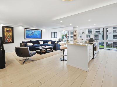 3100 NE 49th Street #206