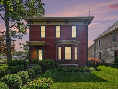 302 S Main St