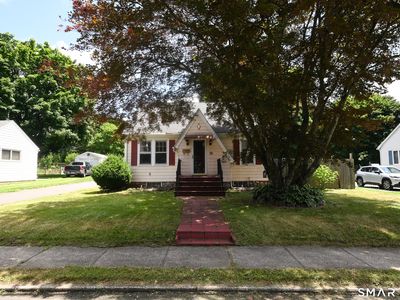 26 Laurel Avenue