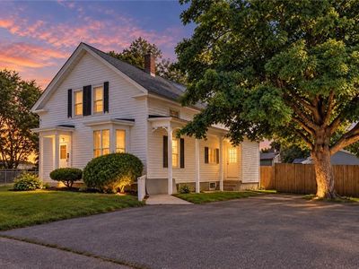 11 Faith St