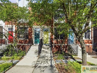 151 Neilson St