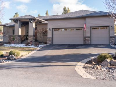 8600 Eagle Crest Blvd