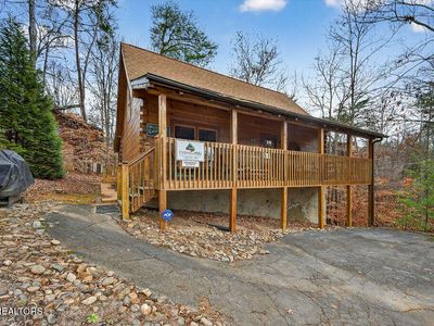 640 Forest Dr