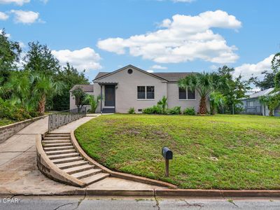312 N Cove Blvd