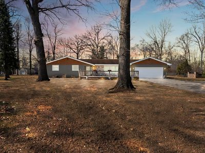 3322 N Shady Ln