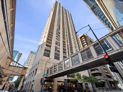 200 N Dearborn St Unit 4001