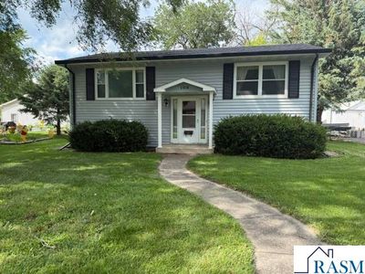 108 Front St E