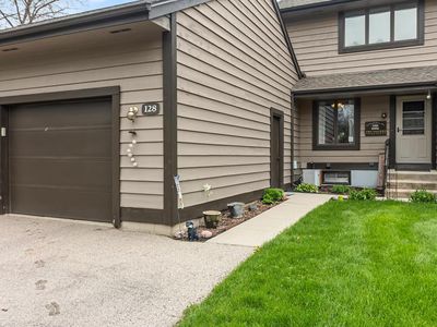 128 Glenview COURT