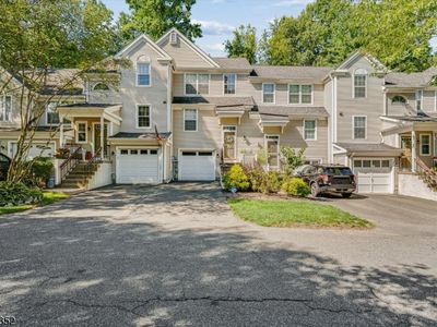 17 Rushmore Ln