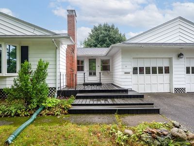 11 Lyndale Rd