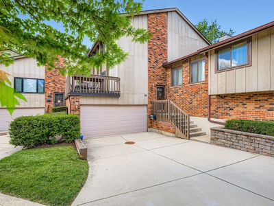 Property at 58 Portwine Rd, Willowbrook, IL