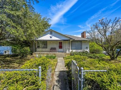 906 Orchard Ave