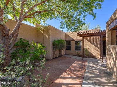 6533 N Foothills Dr