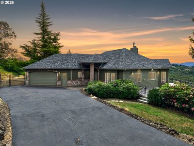 215 Eagle Dr