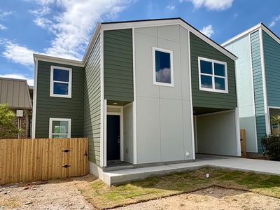 310 W Evergreen St #108