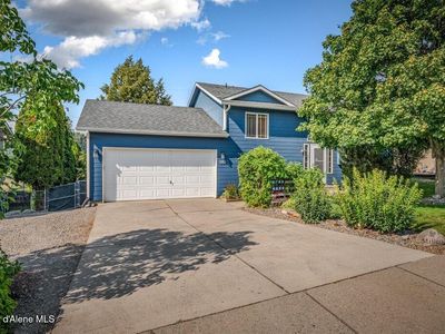 380 W Bridle Ln