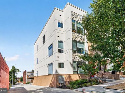 1210 Queen St NE #1