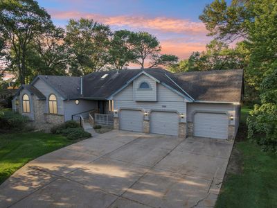 3065 Norway Cir S