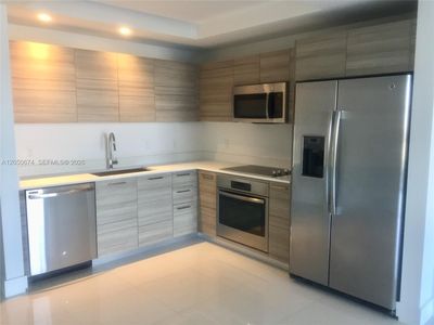 121 NE 34th St Unit 912