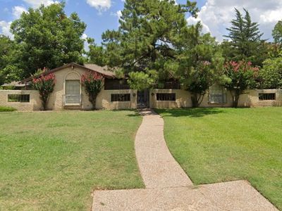 3909 Alta Vista Ln