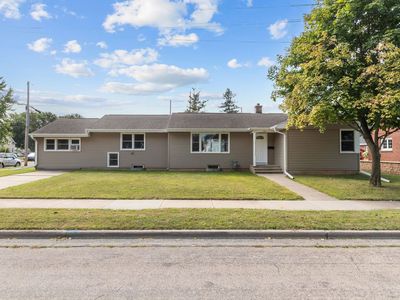 907 W 8th Ave