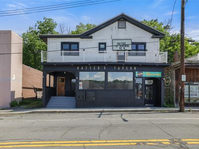 28 Upper Main Street