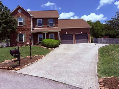 10401 Almanac Ln