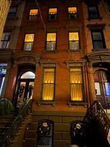 294 Varick St