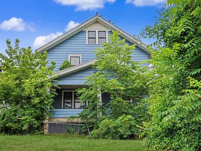 635 W 4th St