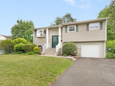 8 Robin Rd