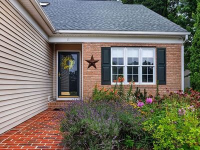 21 Hickory Nut Ln