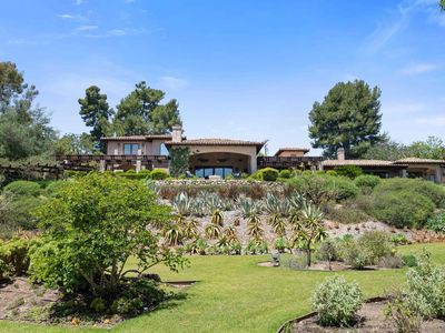 6871 Las Colinas