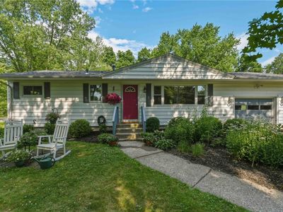 221 Tareyton Dr