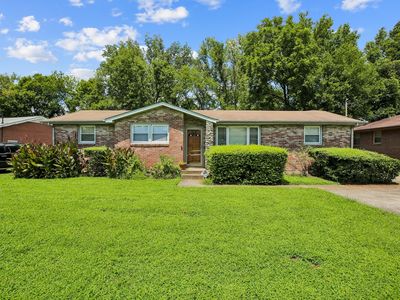 718 Rowan Dr