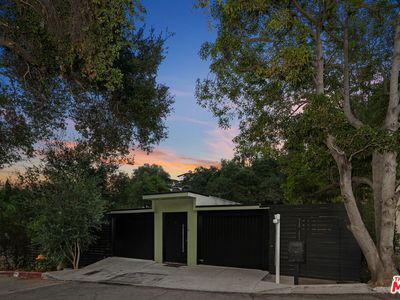 8867 Hollywood Hills Rd