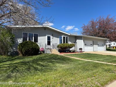 Property at 308 & 306 1st St NW, Bowman, ND