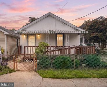 706 Palmer St