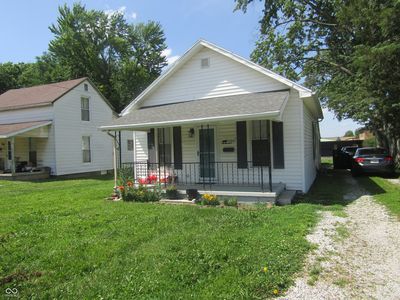 1304 E Main St