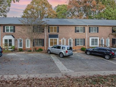 1441 King Charles Dr