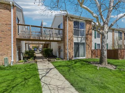 Property at 1981 Kenilworth Cir #1981G, Hoffman Estates, IL